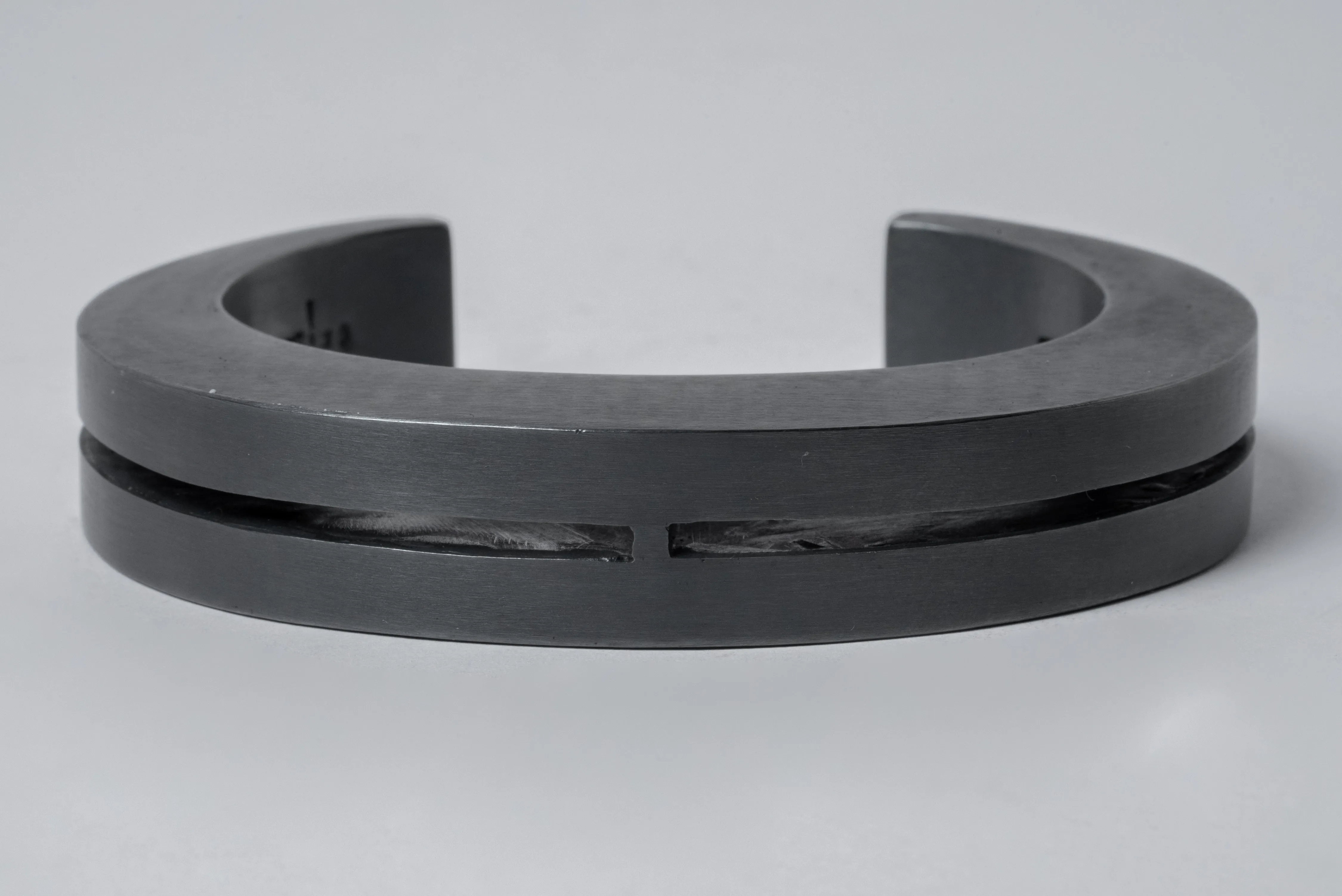 Crescent Crevice Bracelet (15mm, KA)