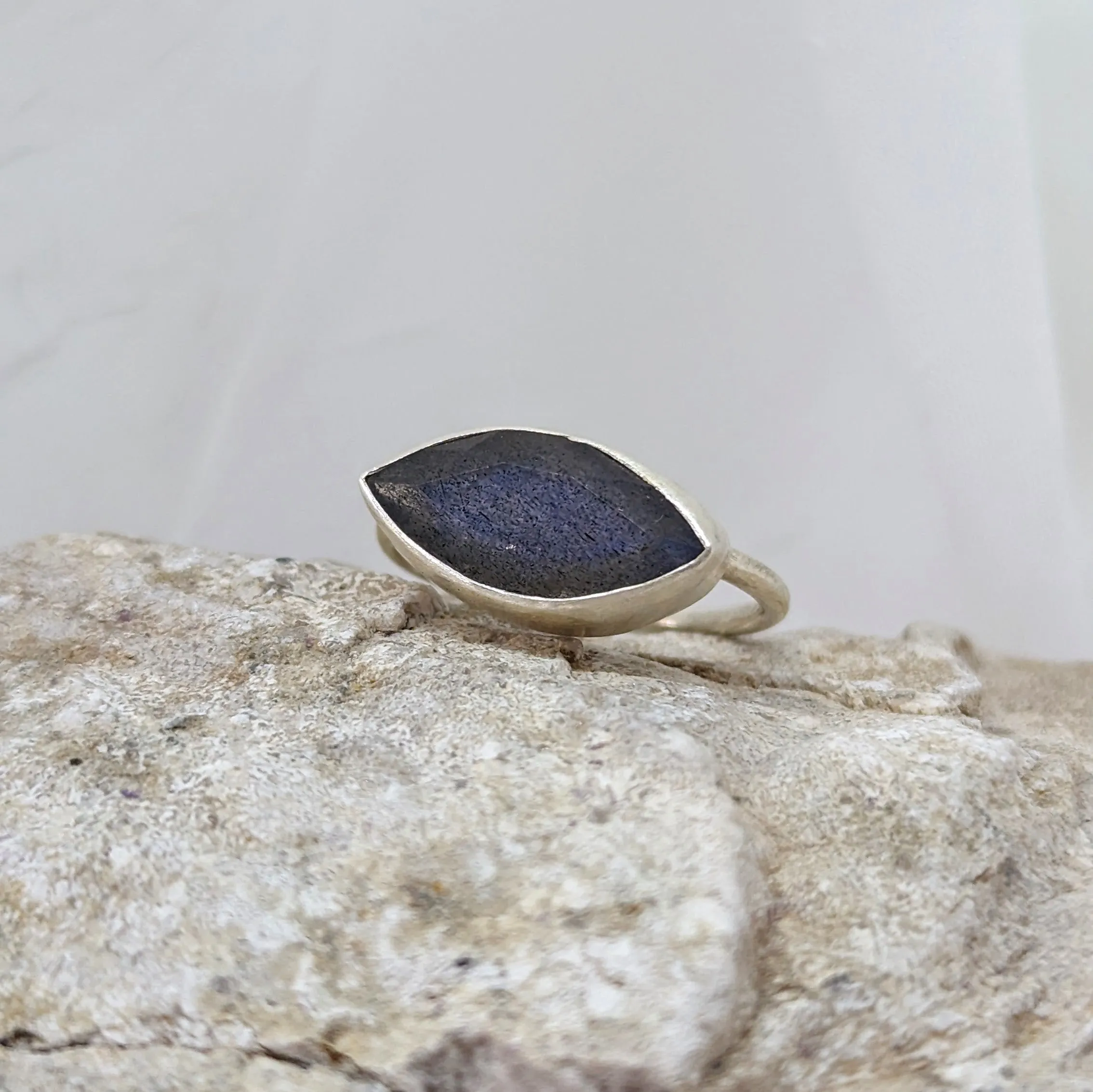 Eye Shaped Labradorite Ring