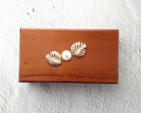 Monstera with Howlite Mahogany Box